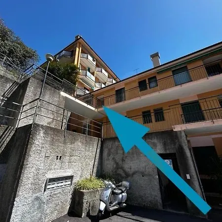 Sardi 28 アパート