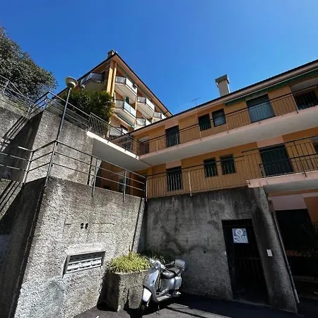 Sardi 28 Apartment *
